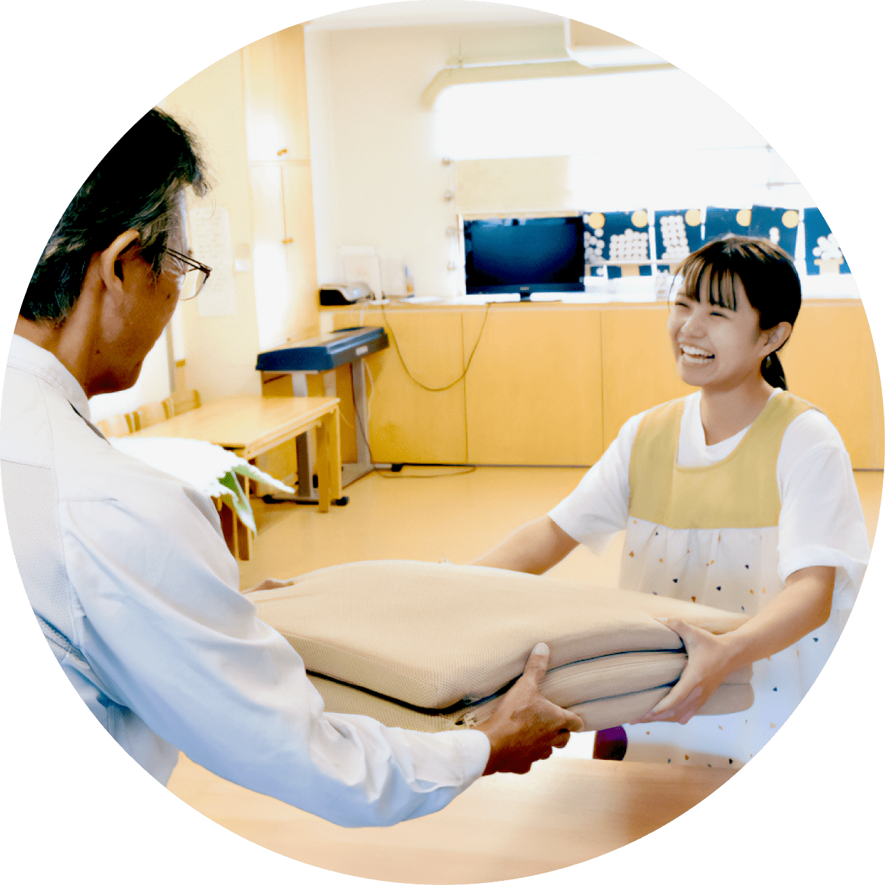 らくらくKIDS布団を利用する保育士