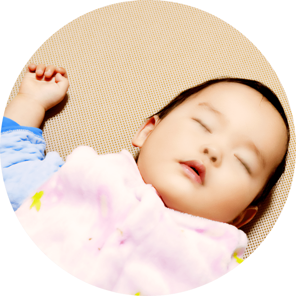 らくらくKIDS布団でぐっすり眠る赤ちゃん